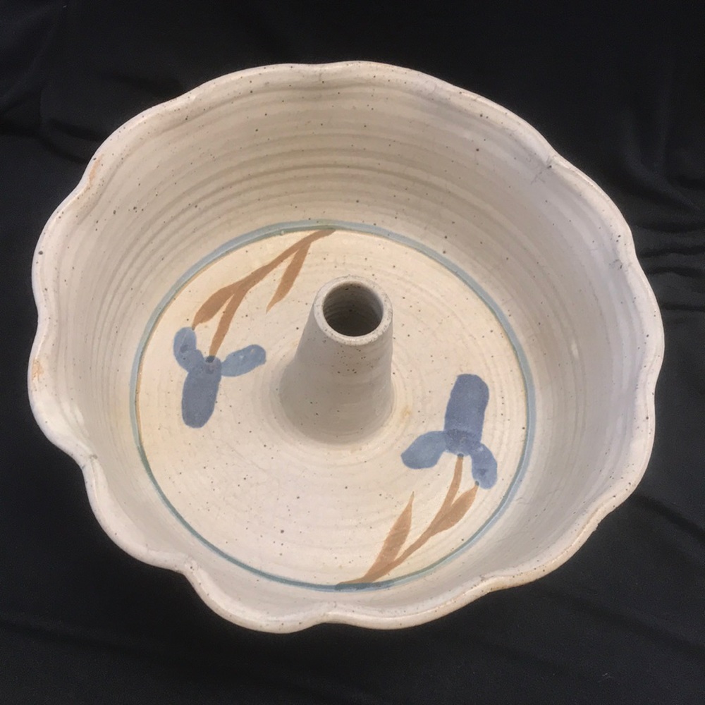 Vintage Handpainted Studio Art Pottery Bundt Cake Baking Pan Mold Stoneware